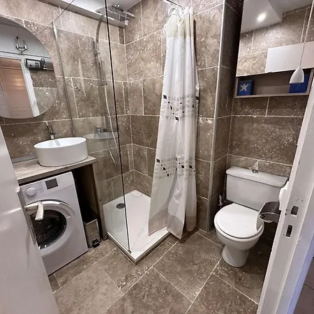 Climatise 30m² Avec Piscine A 50m De La - Fr-1-731-107 Le Grau-du-Roi