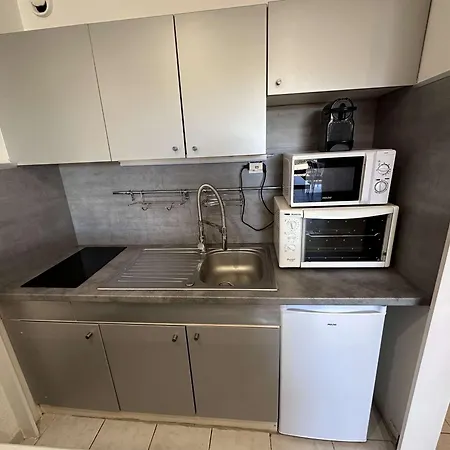 Climatisé 30m² Avec Piscine à 50m De La - Fr-1-731-107 * Le Grau-du-Roi